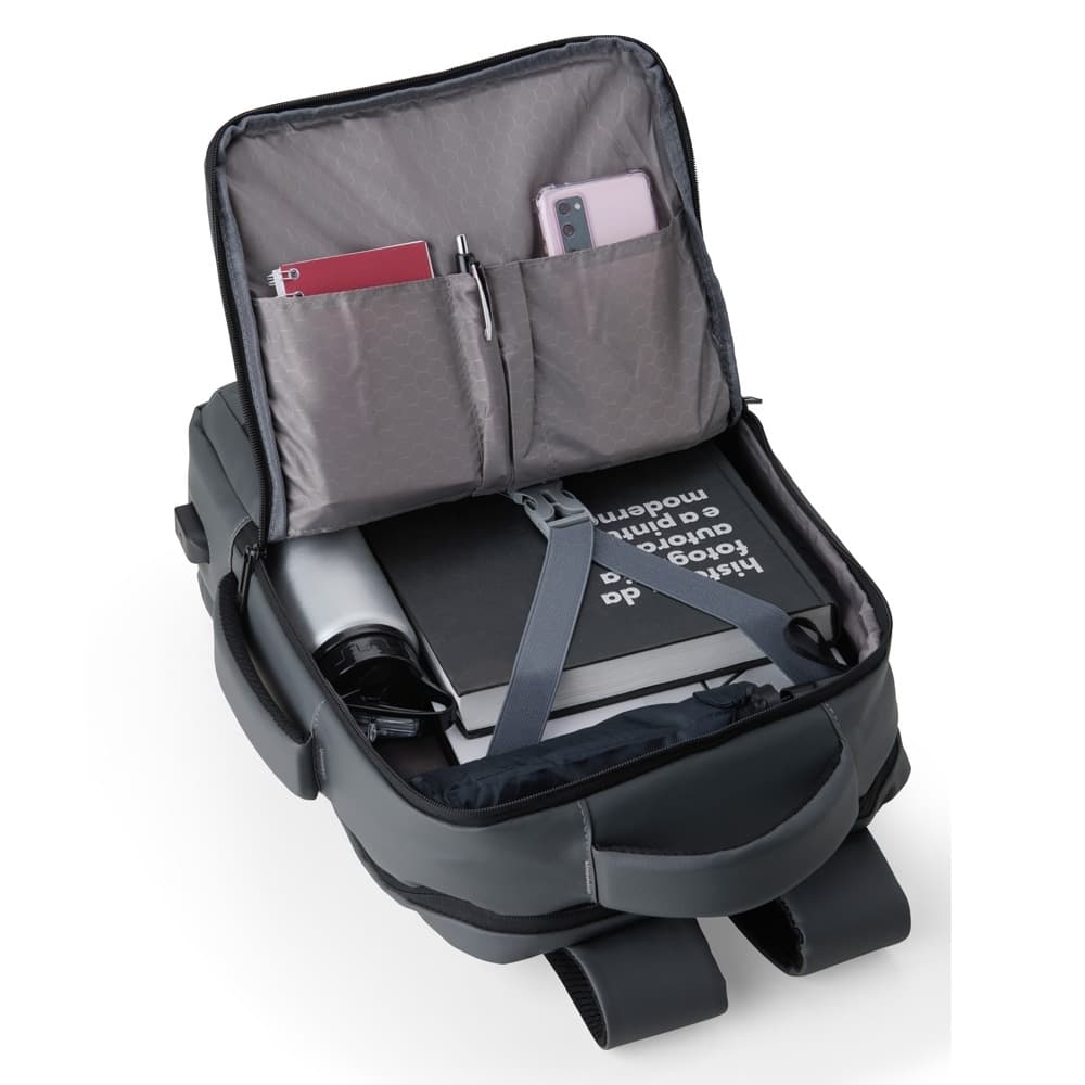Mochila Couro Sintético USB 23 Litros para Brindes - segunda imagem